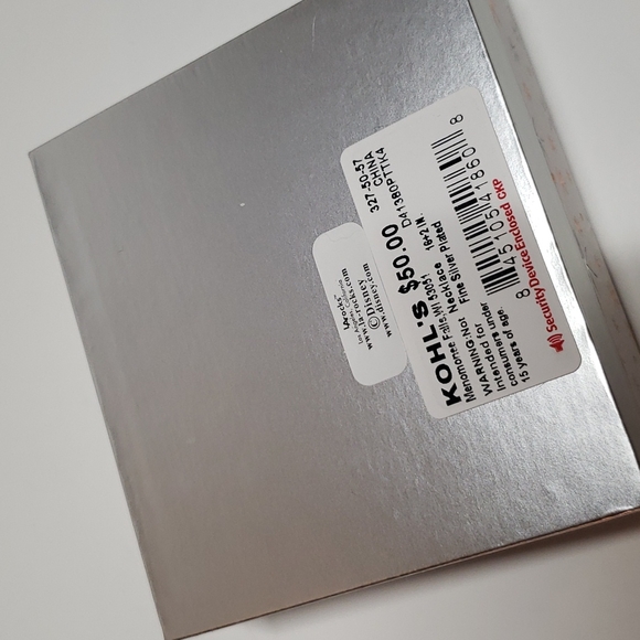 Disney's Minnie Mouse Crystal Head Necklace Silver Rose Gold Crystal Womens NWT - Picture 8 of 10